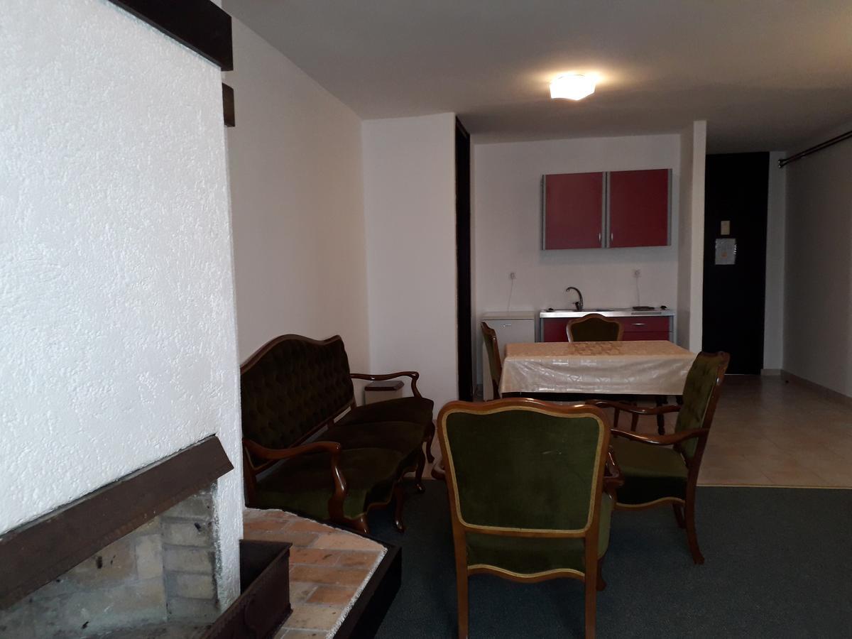 Apartments And Rooms Haludovo - Ribarsko Selo Malinska Esterno foto