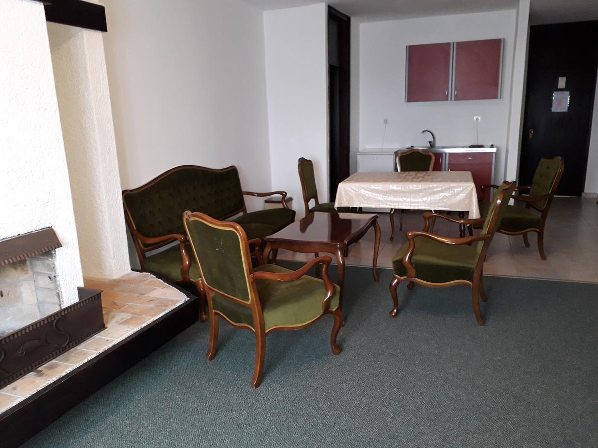 Apartments And Rooms Haludovo - Ribarsko Selo Malinska Esterno foto