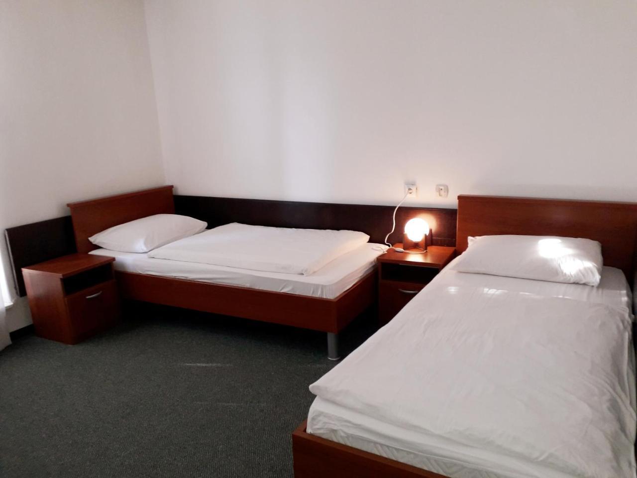 Apartments And Rooms Haludovo - Ribarsko Selo Malinska Esterno foto