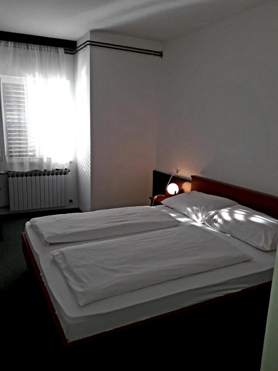 Apartments And Rooms Haludovo - Ribarsko Selo Malinska Esterno foto